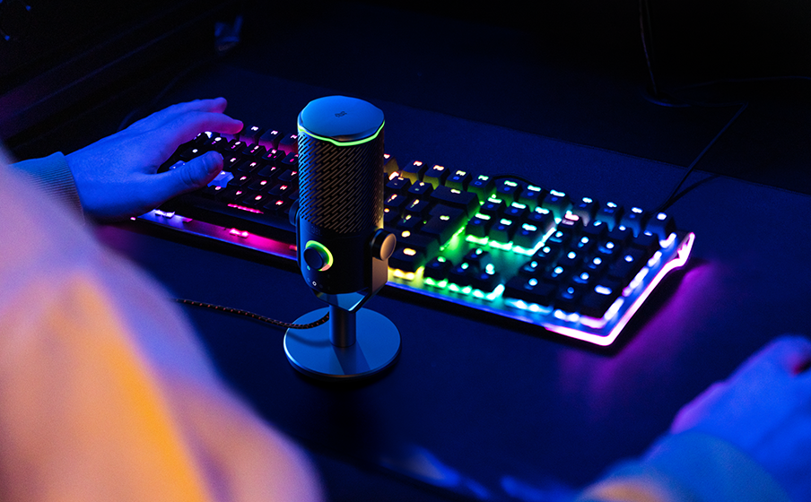 JBL Quantum Stream Studio | Quad pattern premium USB microphone
