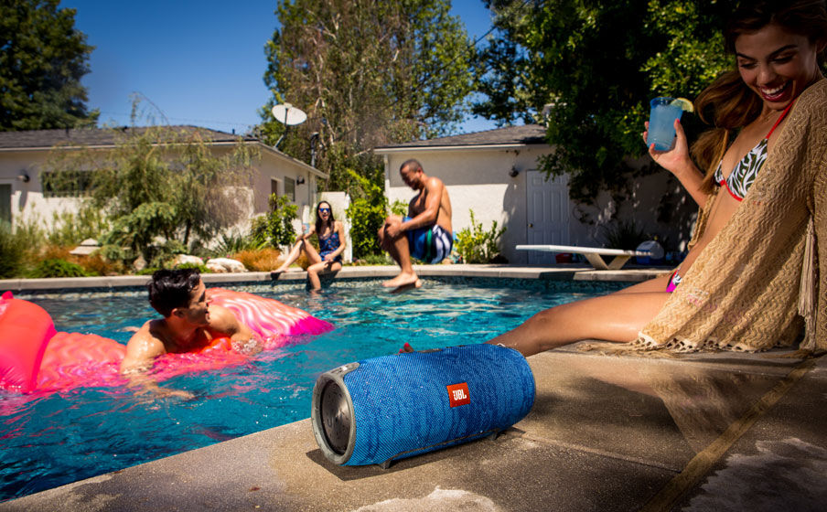 JBL Xtreme | JBL's ultimate splashproof portable speaker with